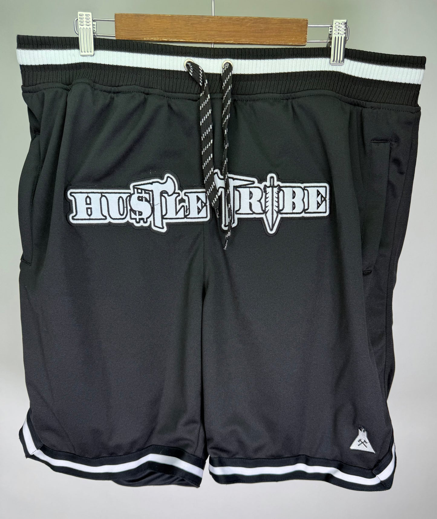 HT OG TEXT SHORTS